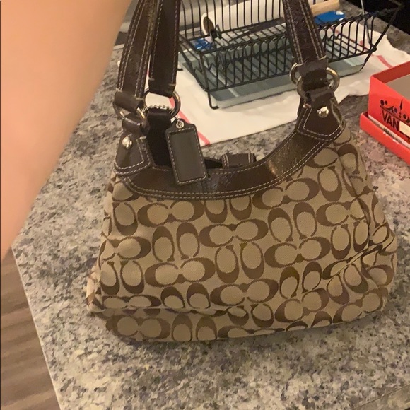 AUTHENTIC COACH PURSE MINIMAL USE. GREAT PRICE. - Picture 3 of 5